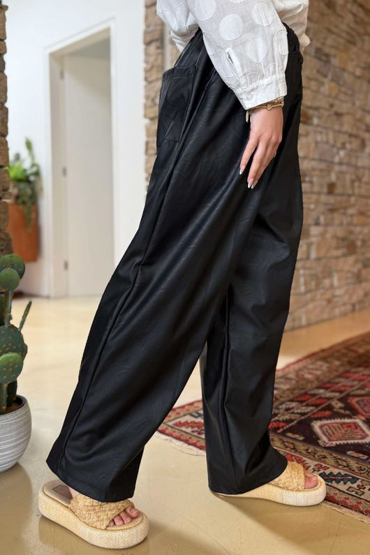 Made in Italy Runa Leather Look Tapered Barrel Pant Black